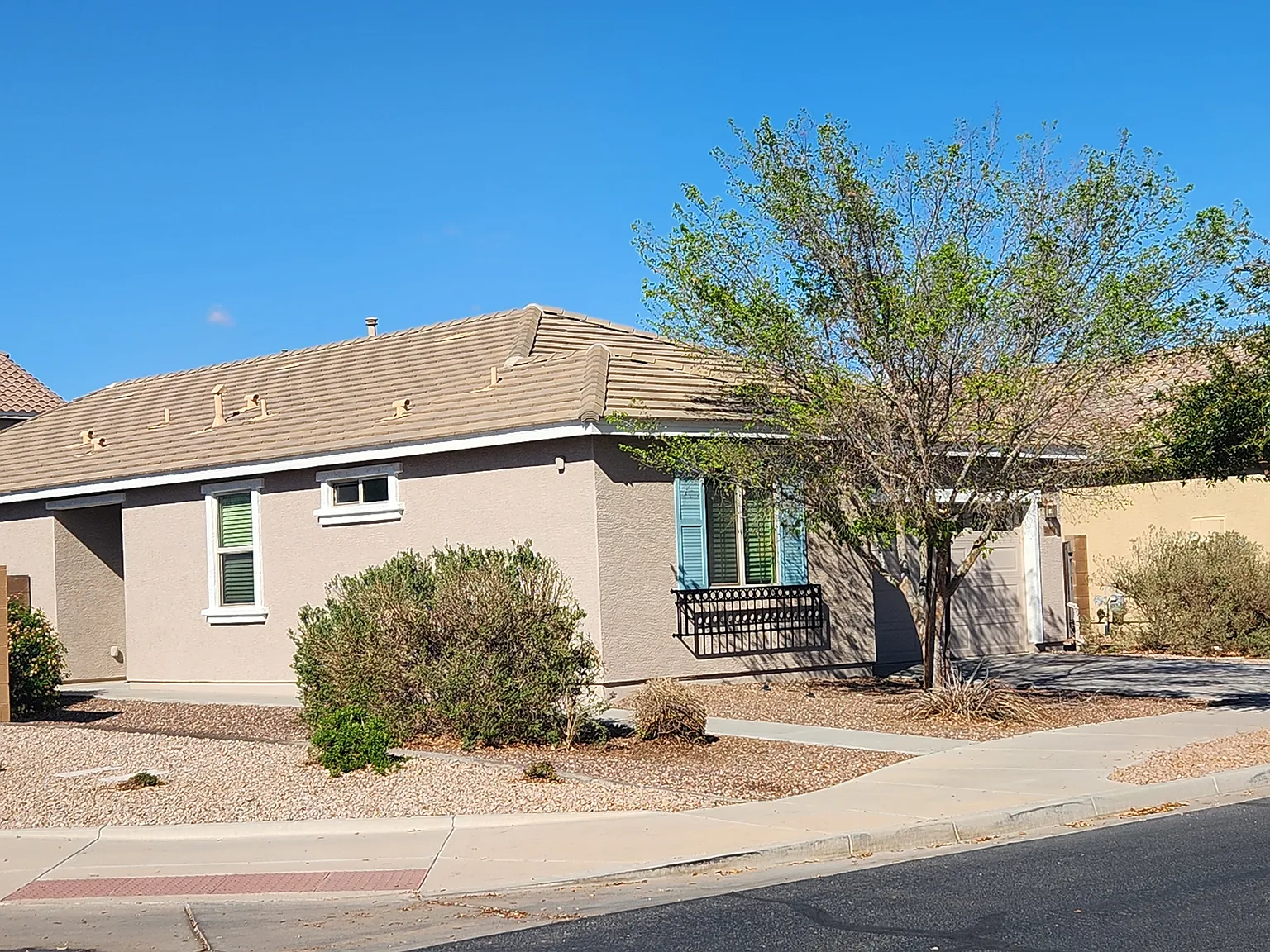 21070 E Pecan Ln — Photo 3