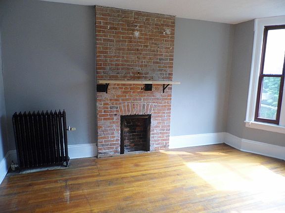3rd image of 267 Elmwood Ave APT B