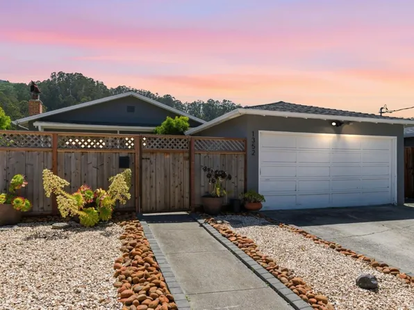 1352 Linda Mar Blvd, Pacifica, CA 94044