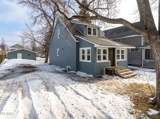 614 N 4th St, Grand Forks, ND 58203