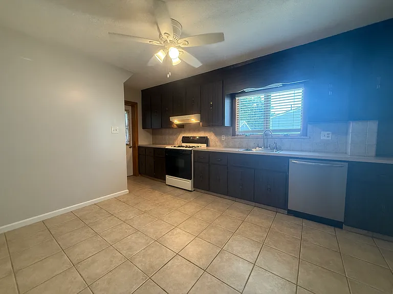 17 Poole St #1 — Photo 7
