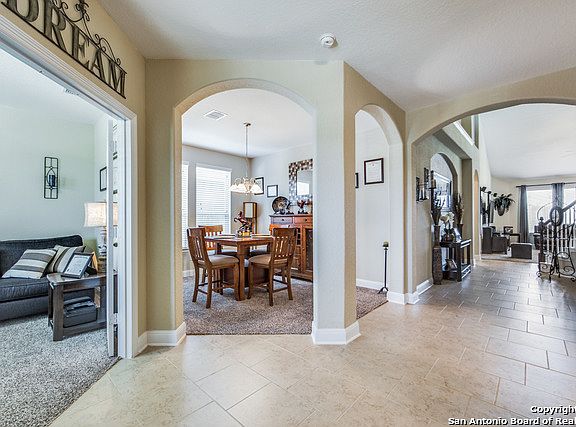 4th image of 629 Bison Ln