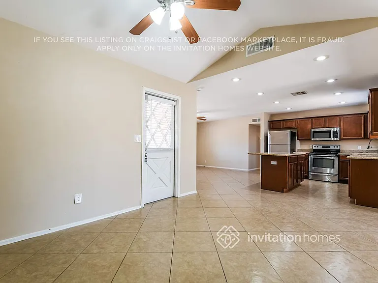 647 E Franklin Ave — Photo 5