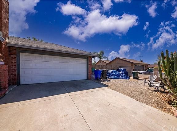 5th image of 7945 Cherimoya Dr