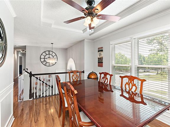 3rd image of 1518 Canterbury Ln
