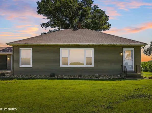 8124 Logan Ave, Waterloo, IA 50703