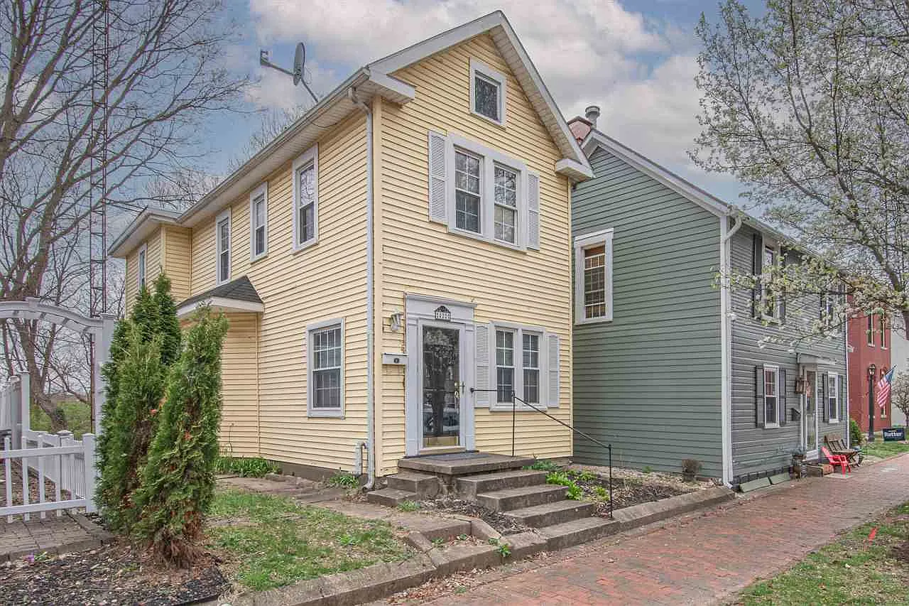 422 S 4th St photo 1
