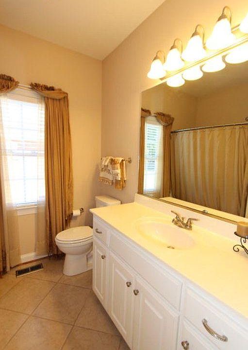 2nd image of 208 Highwoods Dr