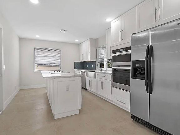 5th image of 219 SE 13th Street