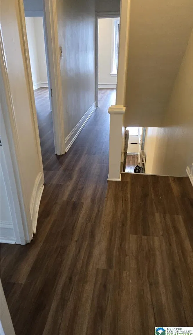 4 bed, 1.0 bath, 672 sqft, $1,900 — Photo 2