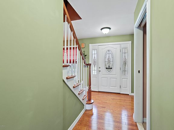 3rd image of 215 Forge Rd