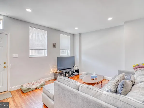 1035 Cantrell St, Philadelphia, PA 19148