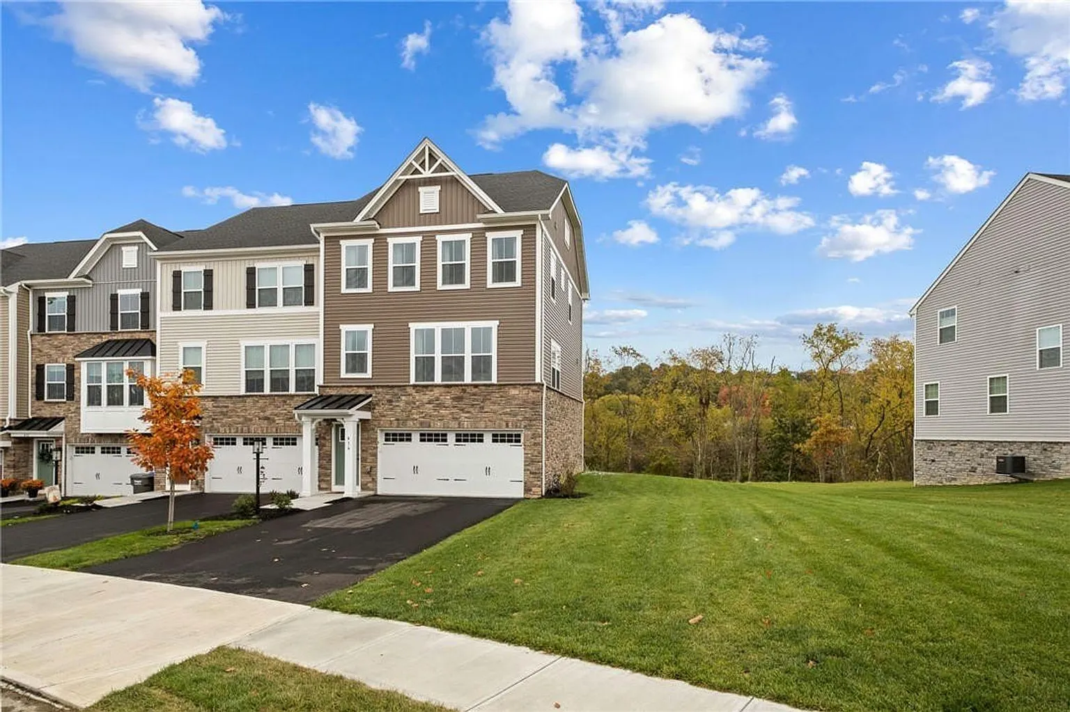 416 Scharberry Ln photo 1