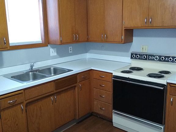 4th image of 900 S 19th St APT 1