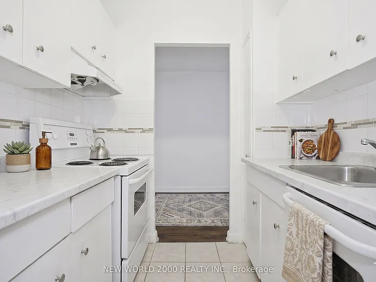 88 Bernard Ave #206 — Photo 2
