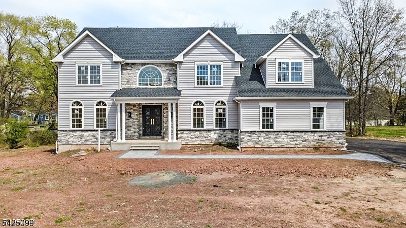 1st image of 16 New Amwell Rd