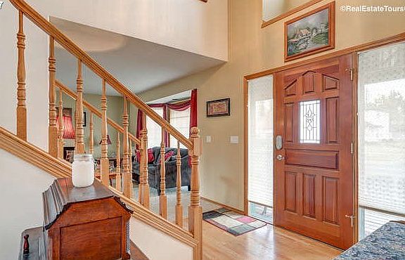 4th image of 2232 NE Lindsey Dr