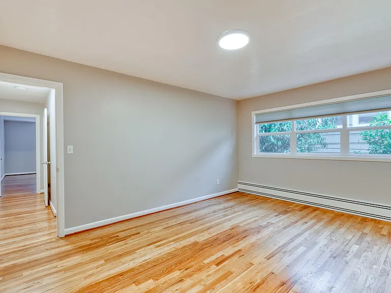 2244 NW Overton St #8 — Photo 4