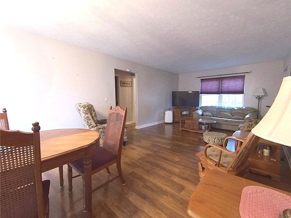 4th image of 1669 Stone Creek Ln
