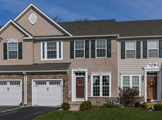 237 Tall Trees Cir, Downingtown, PA 19335