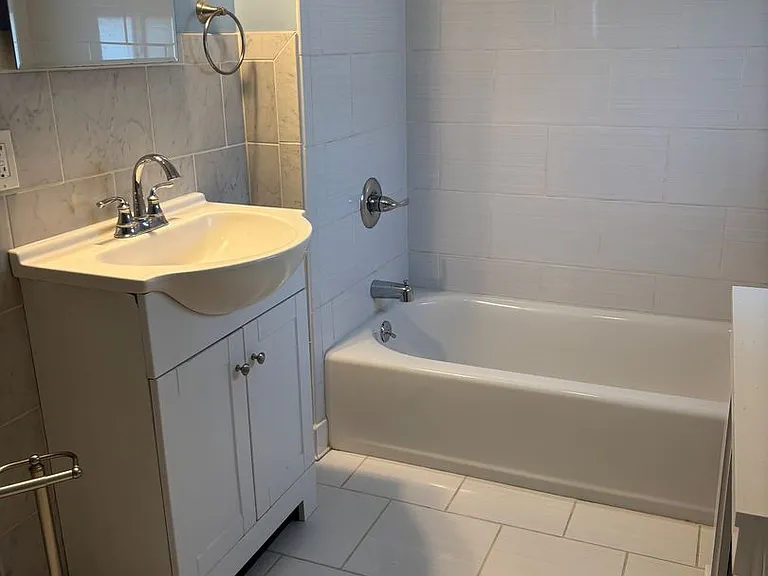 409 Parade St — Photo 17