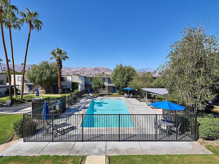 Panorama Apartments — Photo 19