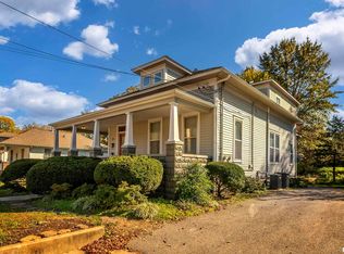 807 W Walnut St, Carbondale, IL 62901