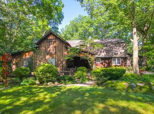 878 S Main St, Amherst, OH 44001