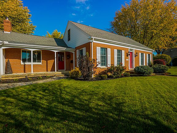 5th image of 642 Elizabeth Ct
