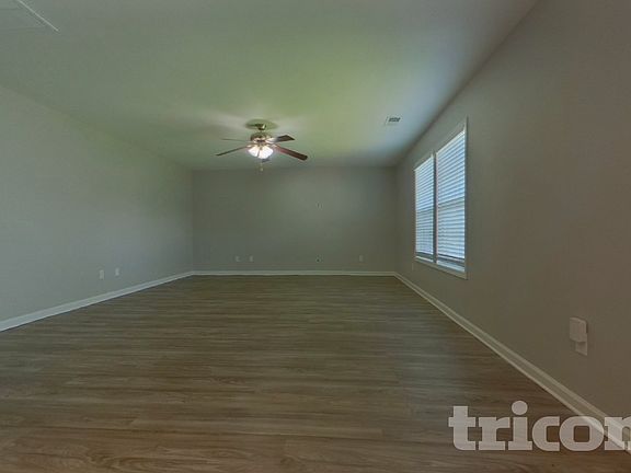 3rd image of 16 Ashmore Pl