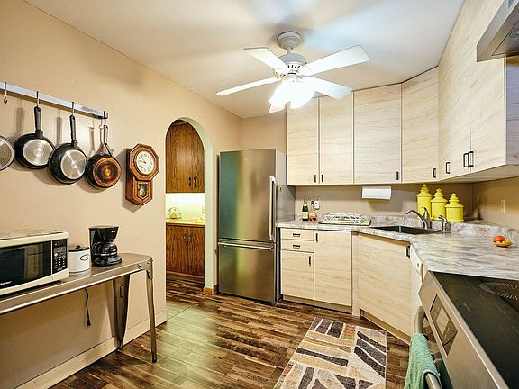 5th image of 1450 Bidwell St APT 109