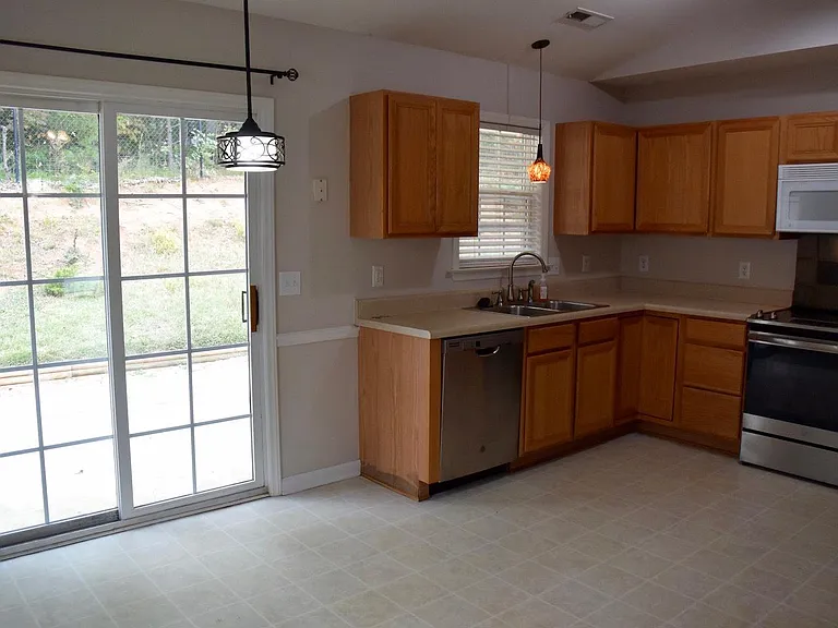 1965 Camden Forest Dr — Photo 6
