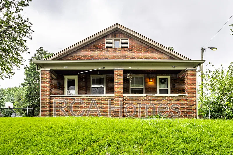 1 bed, 1.0 bath, $1,300 — Photo 1