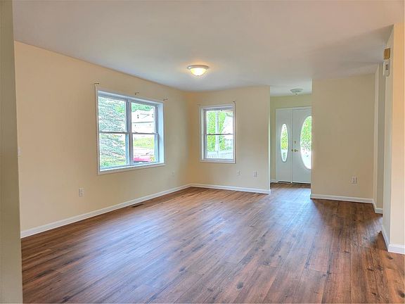 2nd image of 314 Golden Oaks Dr