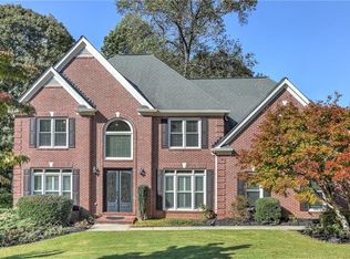 6870 Ridgefield Dr, Alpharetta, GA 30005