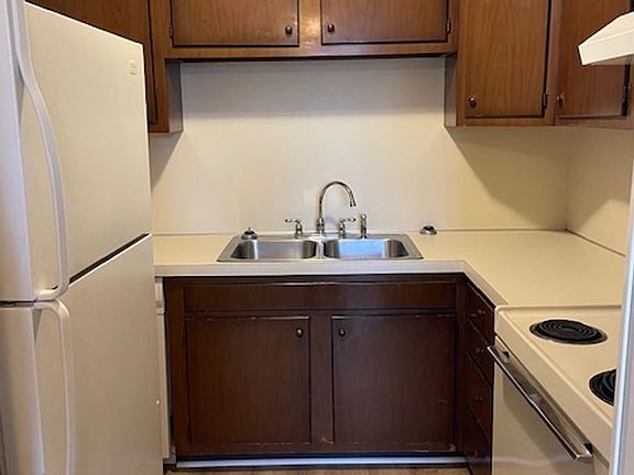 2nd image of 3820K W Country Club Rd