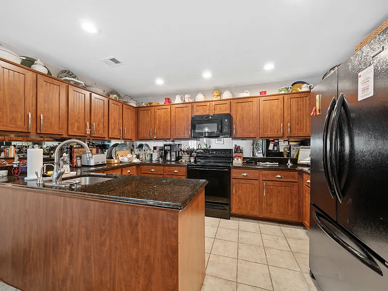 Colony Dr — Photo 3