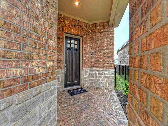 3rd image of 17927 Pecan Bayou Ln