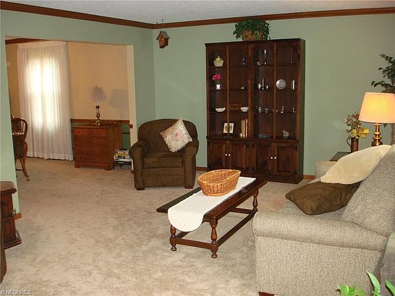 4th image of 456 Locklie Dr