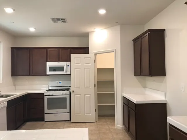 5201 Ballard Bluff Way — Photo 3