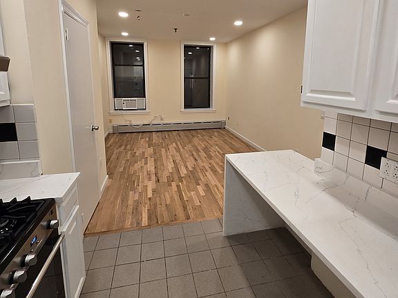 5th image of 407 W 39th St APT 3A