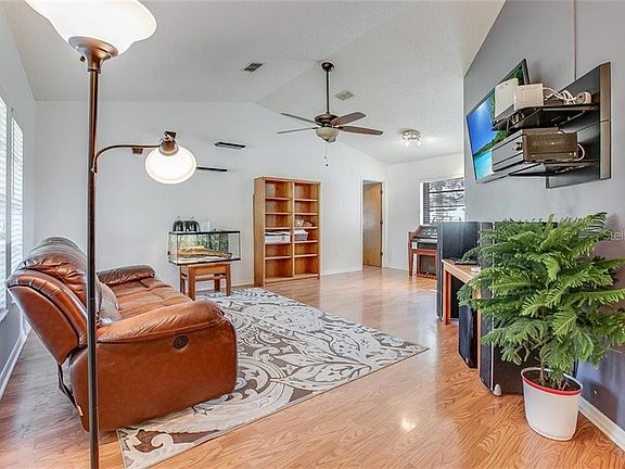 3rd image of 10209 Barker Ave