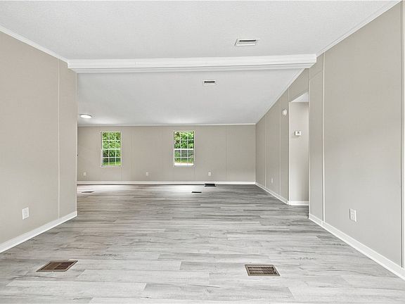 5th image of 213 Old River Rd