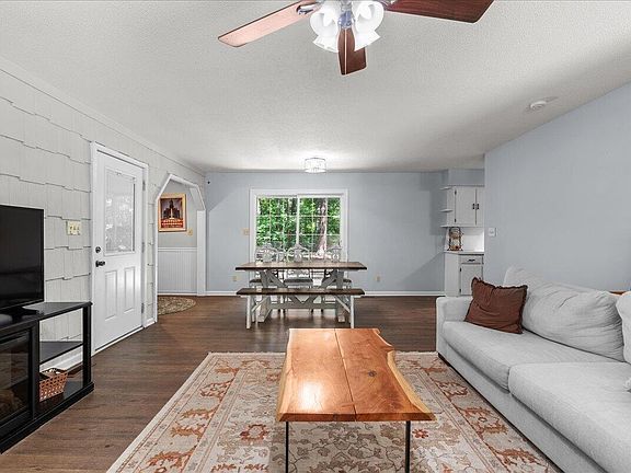 5th image of 103 Pinewood Cir