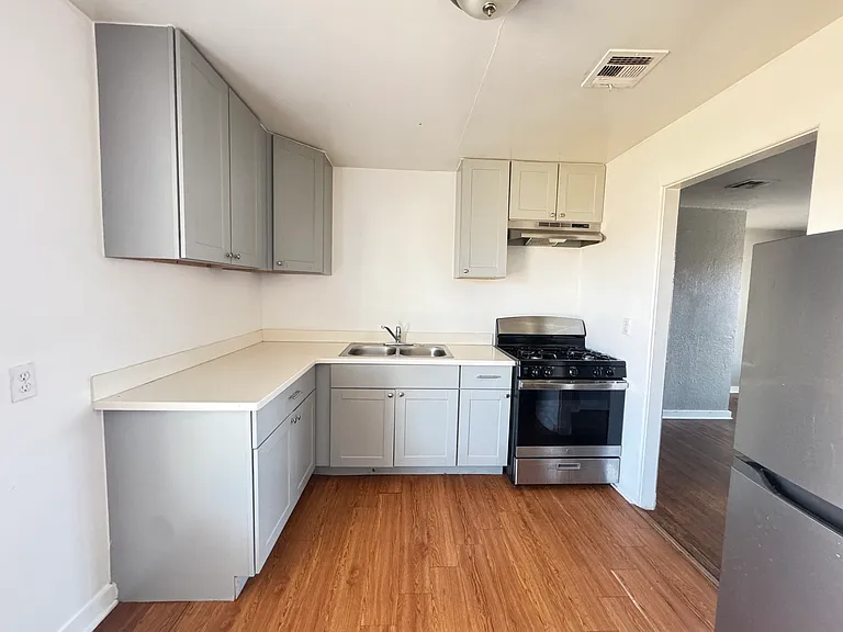 2030 NW 25th St #4 — Photo 12