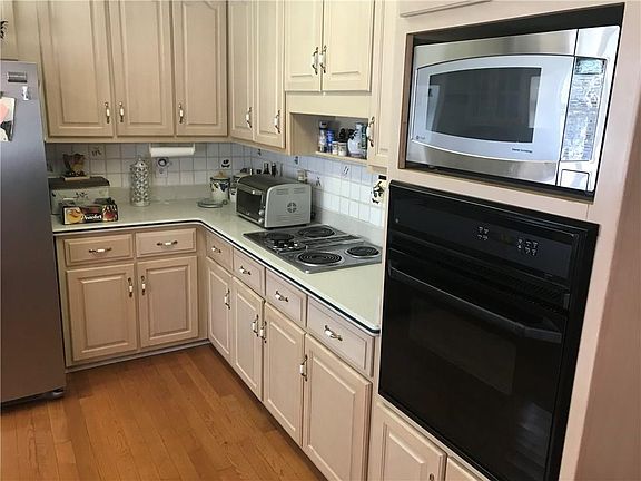 4th image of 3564 Mill Glen Dr