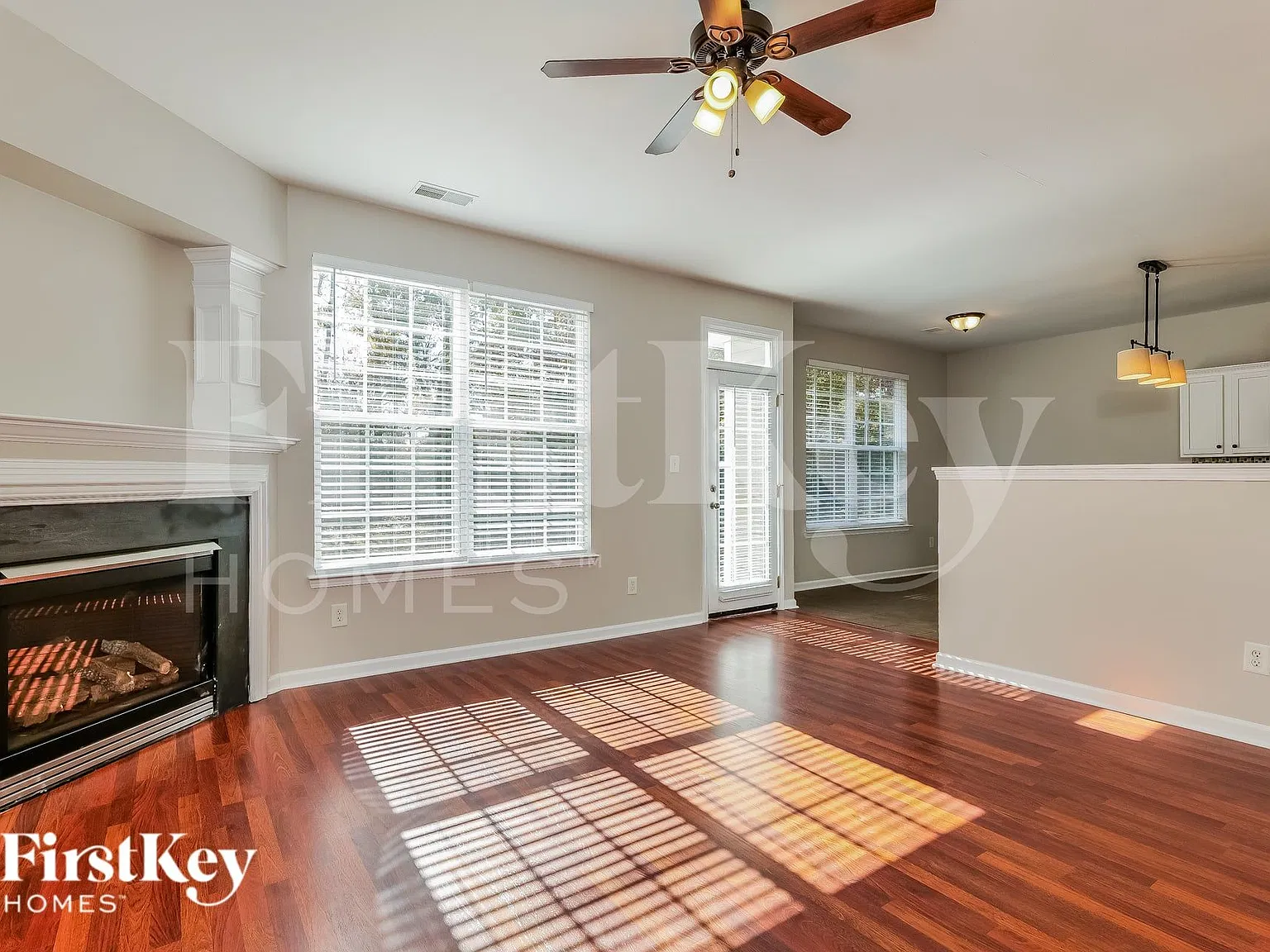 3 bed, 2.5 bath, 2186 sqft, $2,460 — Photo 3