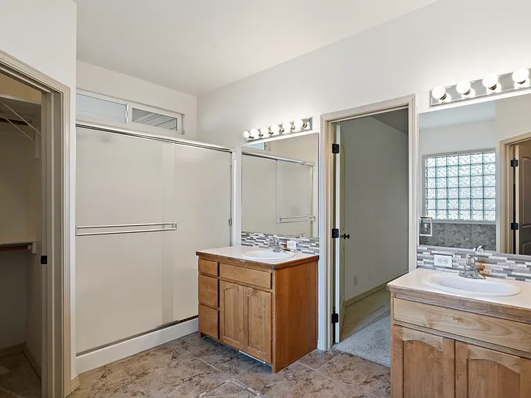 1886 W Bellagio Dr — Photo 18