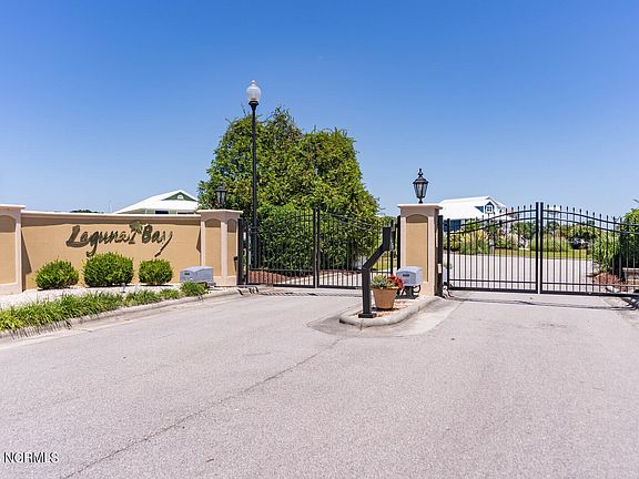2nd image of 203 Laguna Lane