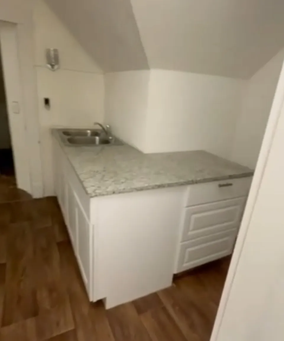 332 W Coler St — Photo 2